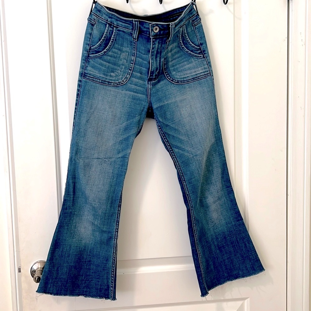 Abercrombie & Fitch Signature Collection | High Rise Wide Leg Flare Jean